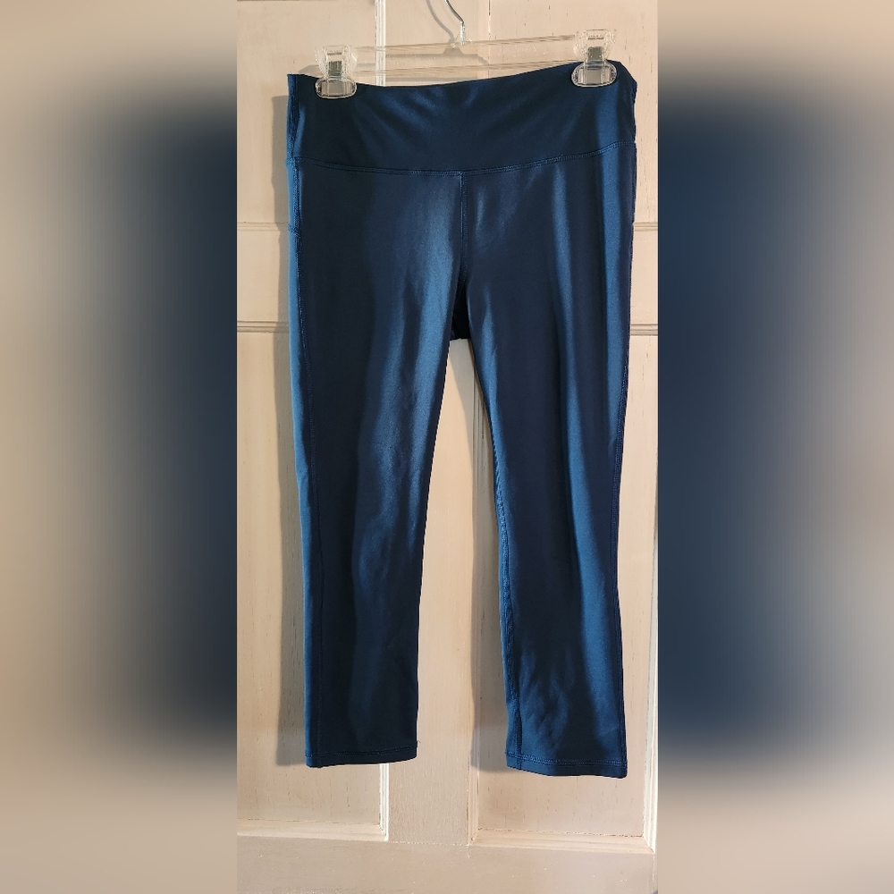 Marika teal green crop fitness leggings size M